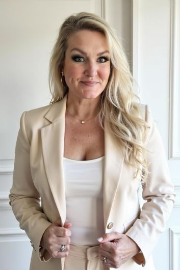 Julie Crecelius, Owner